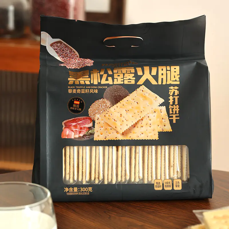 Itim na Truffle Ham Soda Crackers